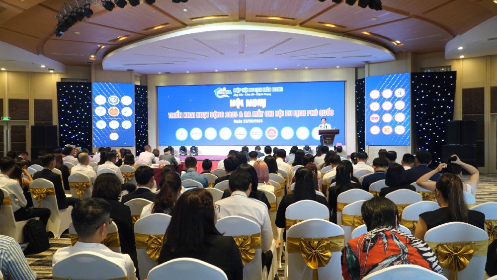 Các đại biểu đóng góp nhiều ý kiến cho sự phát triển của ngành du lịch. Ảnh: Nguyên Anh